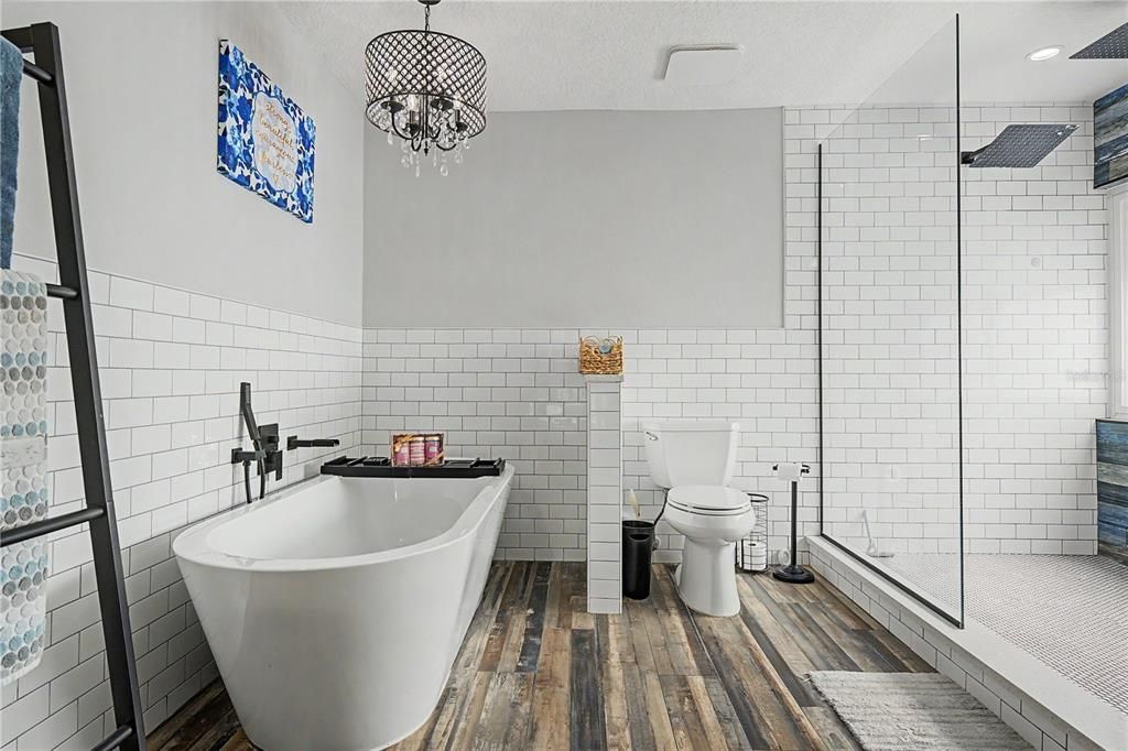 En Venta: $949,900 (5 camas, 3 baños, 2915 Pies cuadrados)