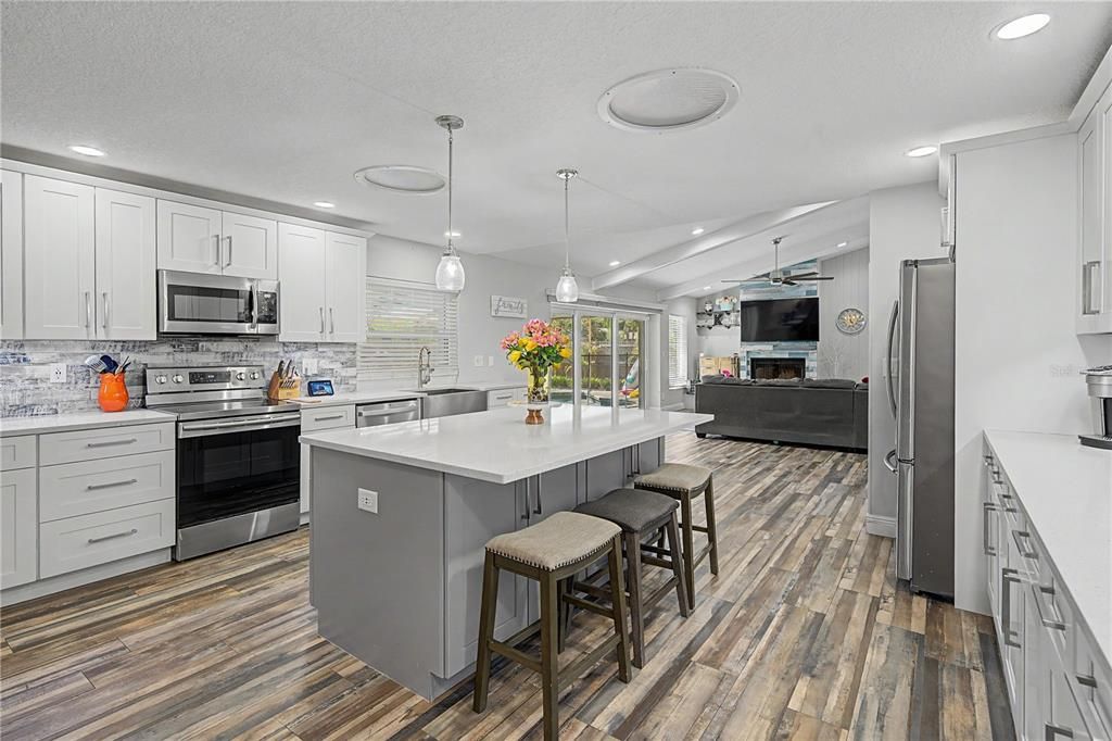 En Venta: $949,900 (5 camas, 3 baños, 2915 Pies cuadrados)