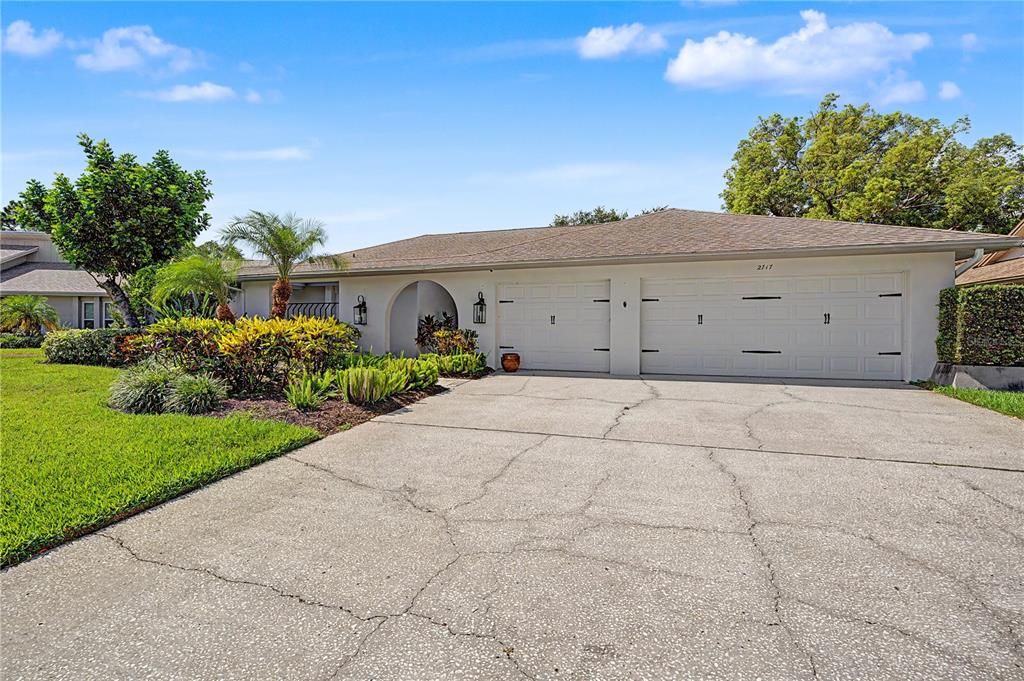 En Venta: $949,900 (5 camas, 3 baños, 2915 Pies cuadrados)