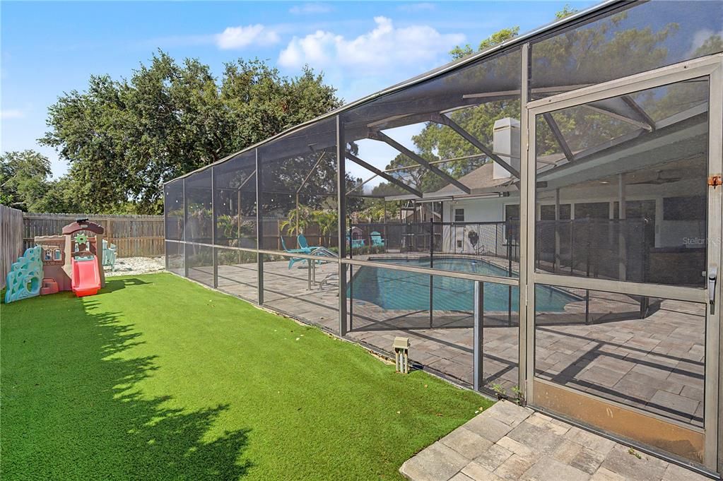 En Venta: $949,900 (5 camas, 3 baños, 2915 Pies cuadrados)