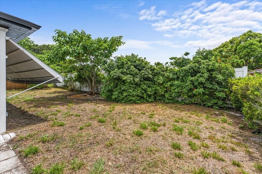 На продажу: $265,000 (2 спален, 2 ванн, 1121 Квадратных фут)
