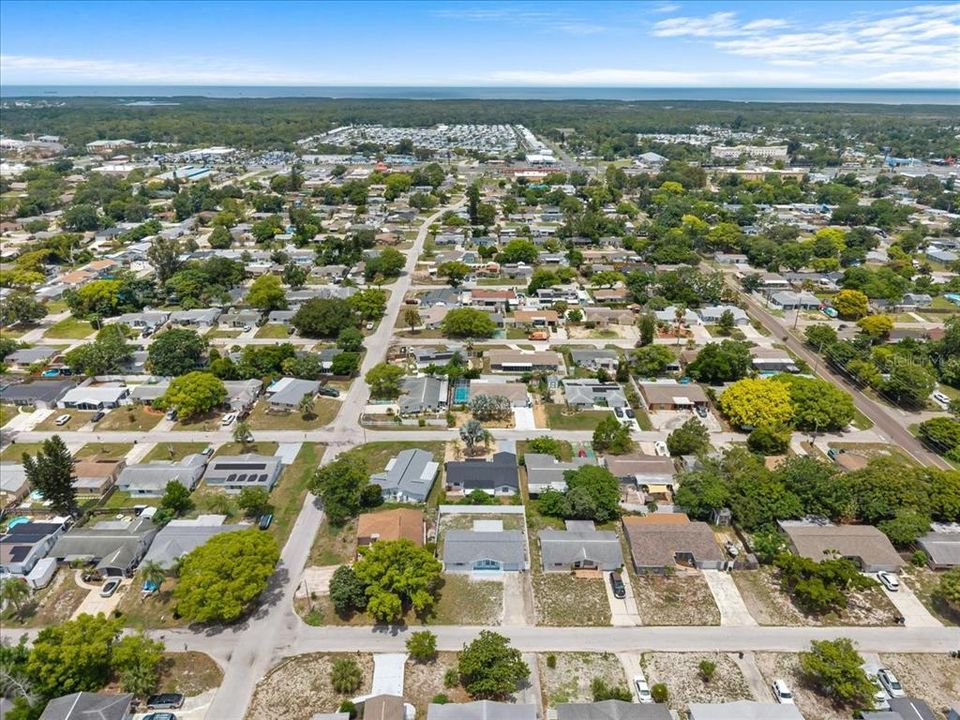 На продажу: $265,000 (2 спален, 2 ванн, 1121 Квадратных фут)