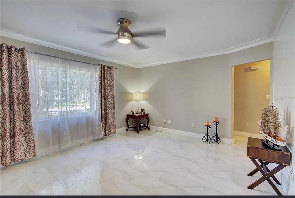 На продажу: $449,900 (4 спален, 2 ванн, 1273 Квадратных фут)