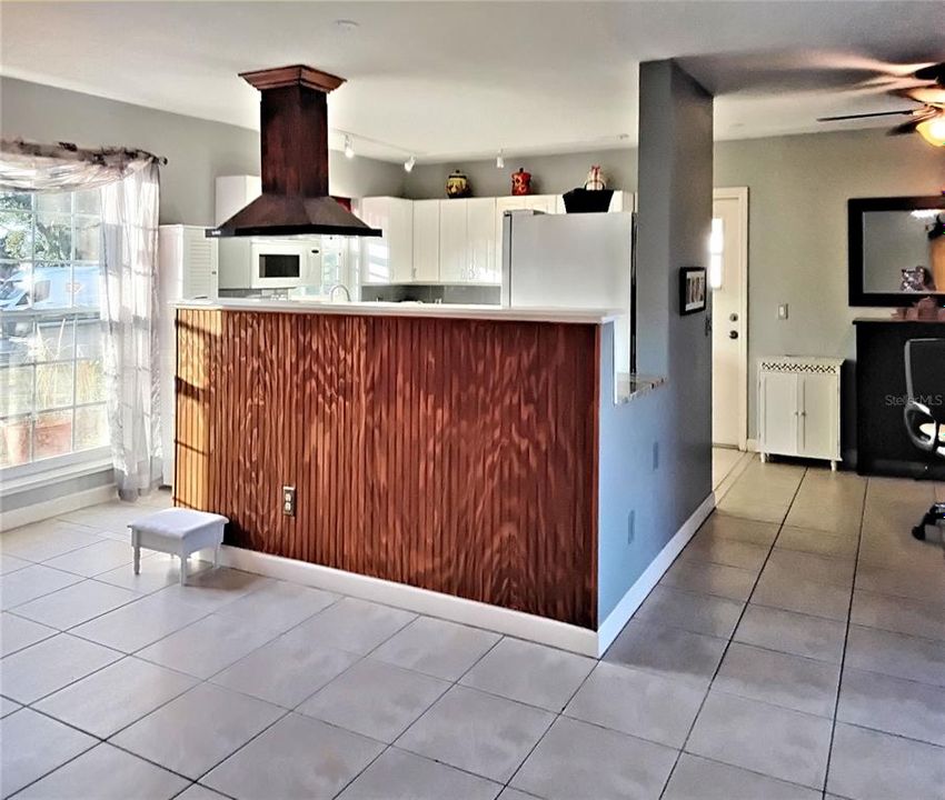 На продажу: $224,999 (2 спален, 1 ванн, 1183 Квадратных фут)