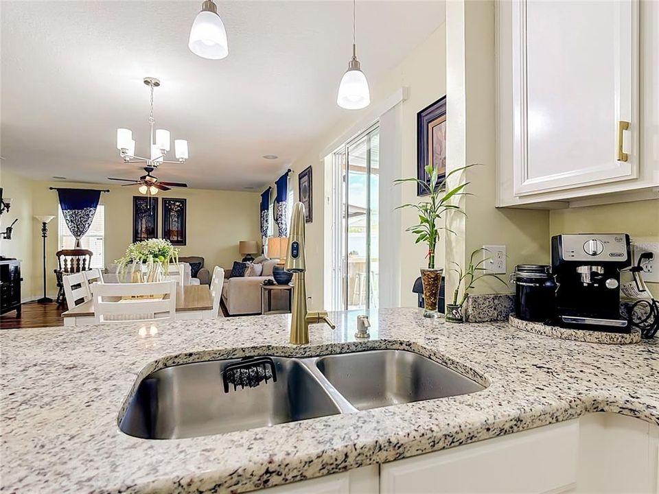 В аренду: $2,550 (4 спален, 2 ванн, 2682 Квадратных фут)