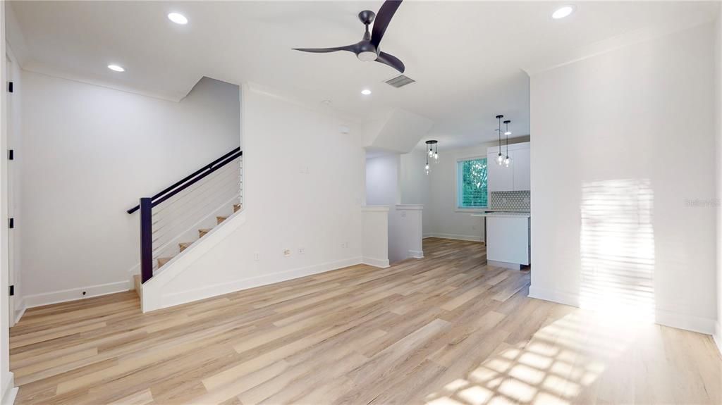 В аренду: $3,900 (3 спален, 3 ванн, 1513 Квадратных фут)