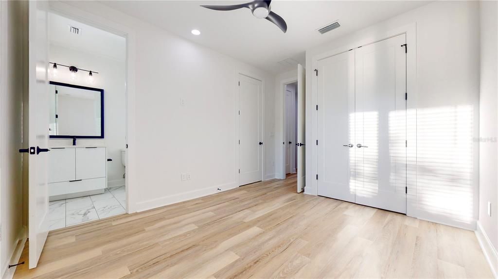 В аренду: $3,900 (3 спален, 3 ванн, 1513 Квадратных фут)