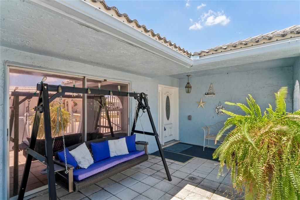For Sale: $150,000 (2 beds, 2 baths, 930 Square Feet)