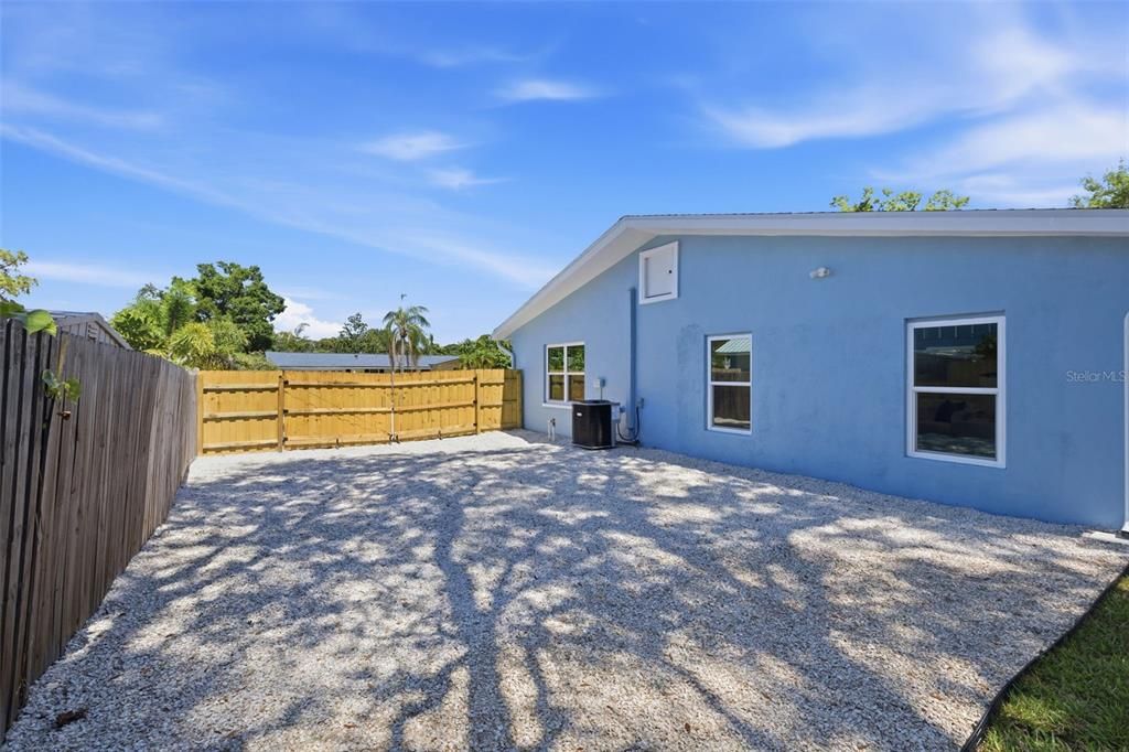 На продажу: $899,900 (4 спален, 2 ванн, 2385 Квадратных фут)