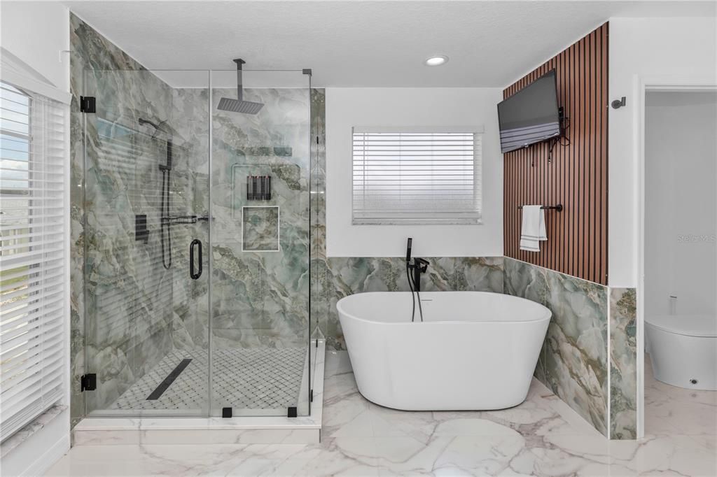 For Sale: $695,000 (5 beds, 3 baths, 3897 Square Feet)