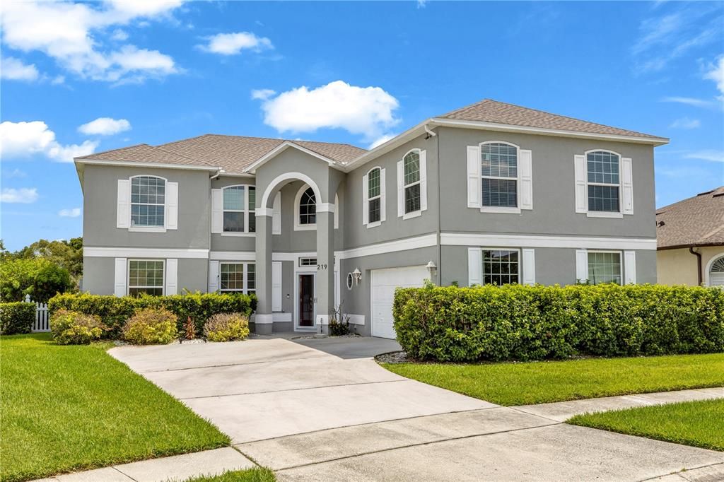 For Sale: $695,000 (5 beds, 3 baths, 3897 Square Feet)