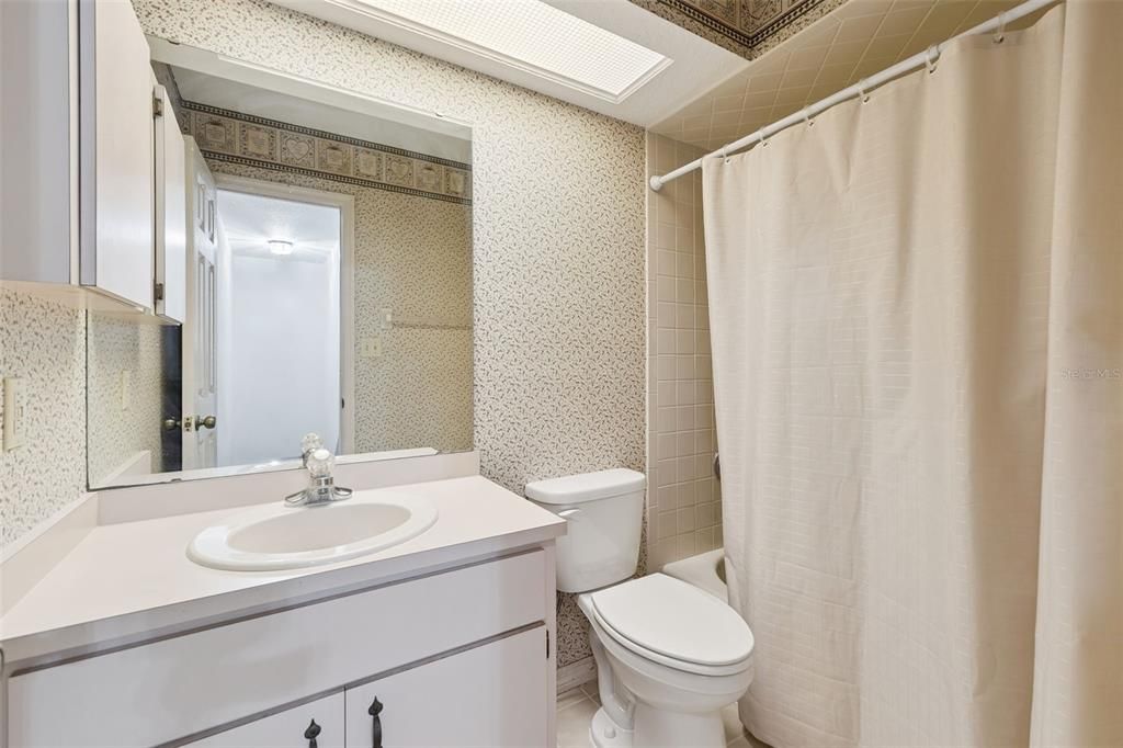 На продажу: $324,900 (3 спален, 2 ванн, 1834 Квадратных фут)