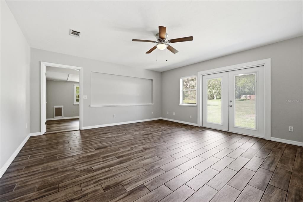 For Sale: $539,900 (3 beds, 3 baths, 2027 Square Feet)