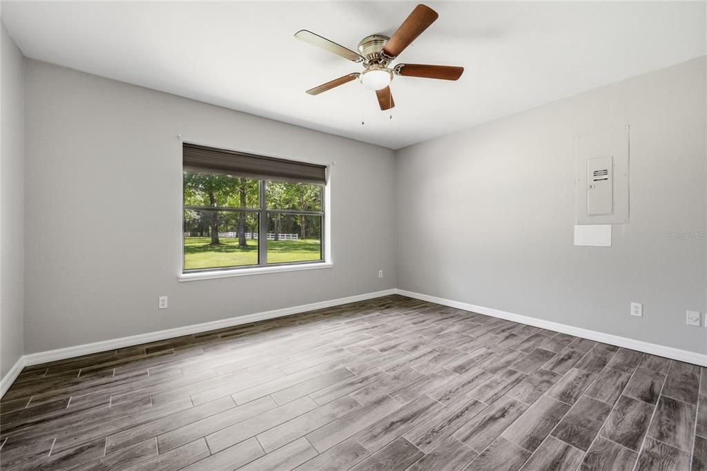 For Sale: $539,900 (3 beds, 3 baths, 2027 Square Feet)