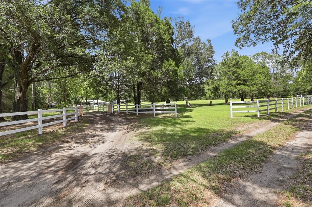 For Sale: $539,900 (3 beds, 3 baths, 2027 Square Feet)