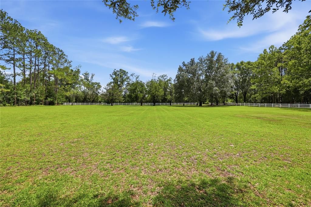 For Sale: $539,900 (3 beds, 3 baths, 2027 Square Feet)