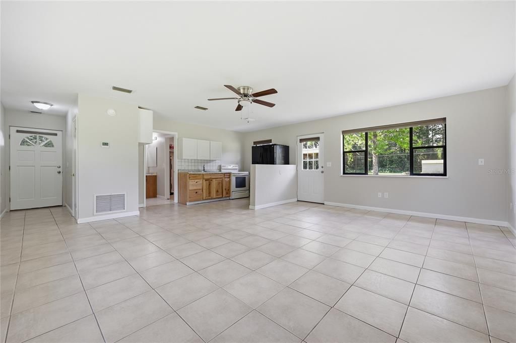 For Sale: $539,900 (3 beds, 3 baths, 2027 Square Feet)