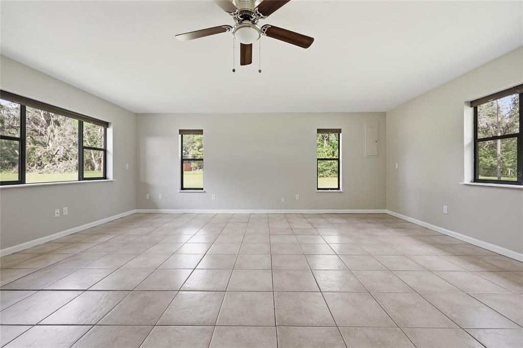 For Sale: $539,900 (3 beds, 3 baths, 2027 Square Feet)