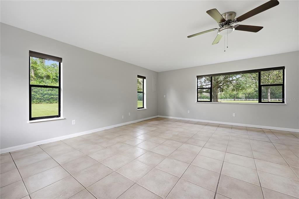 For Sale: $539,900 (3 beds, 3 baths, 2027 Square Feet)