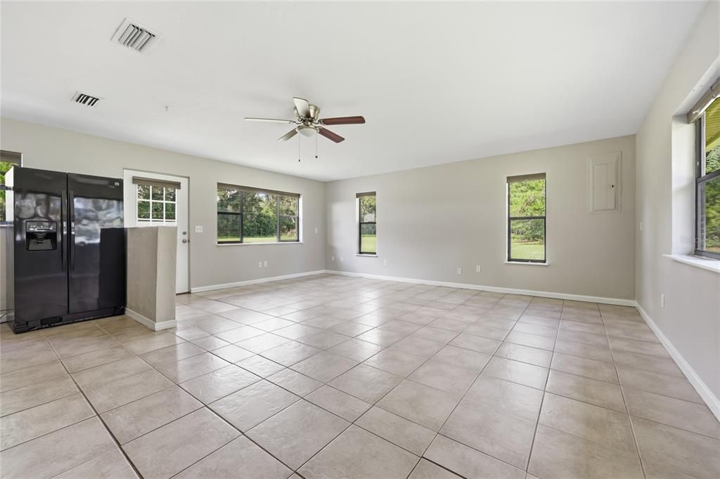 For Sale: $539,900 (3 beds, 3 baths, 2027 Square Feet)