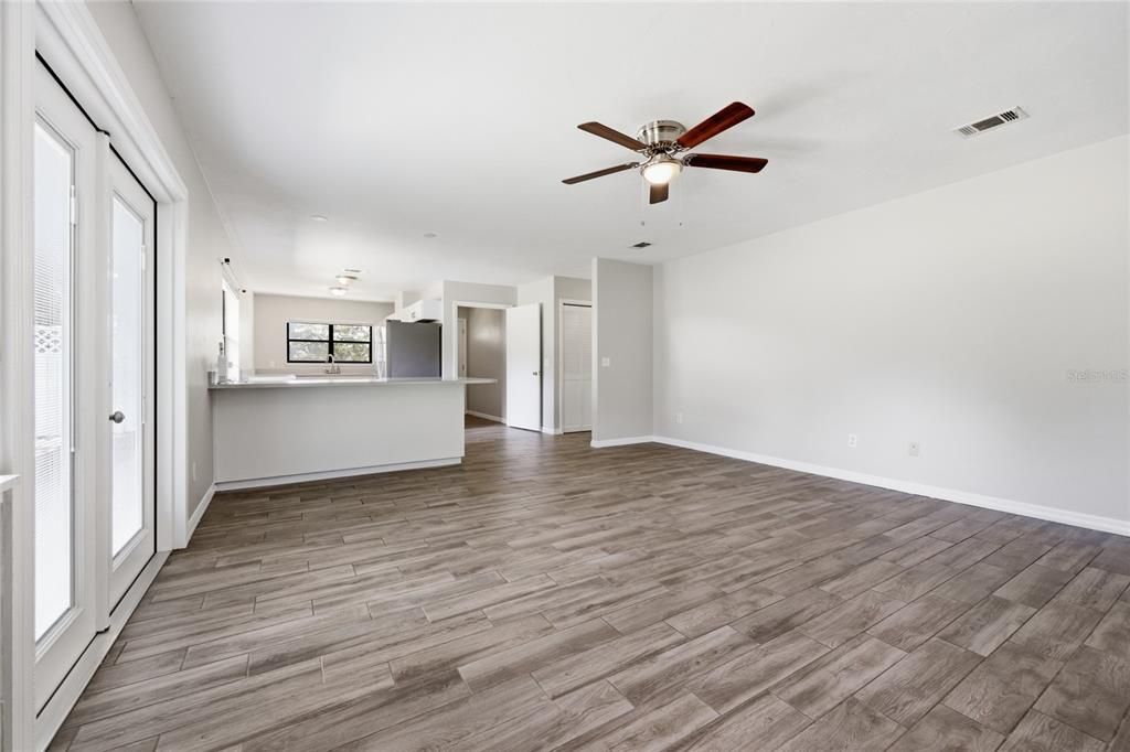 For Sale: $539,900 (3 beds, 3 baths, 2027 Square Feet)