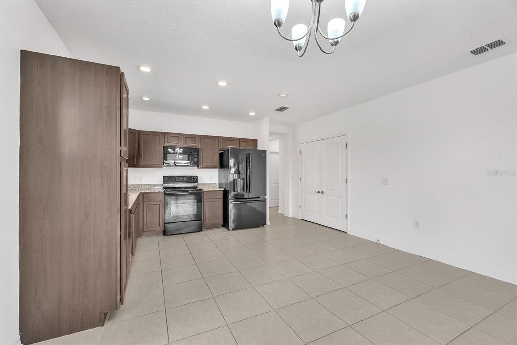 En Venta: $289,900 (2 camas, 2 baños, 1468 Pies cuadrados)