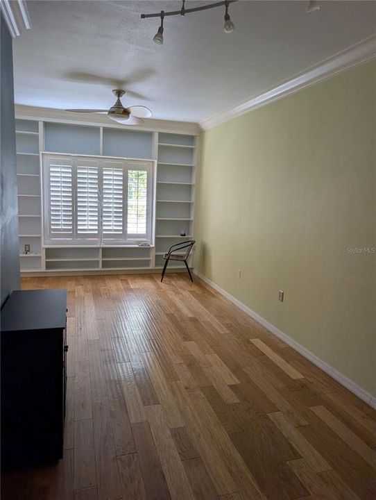 Activo con contrato: $359,000 (1 camas, 1 baños, 743 Pies cuadrados)