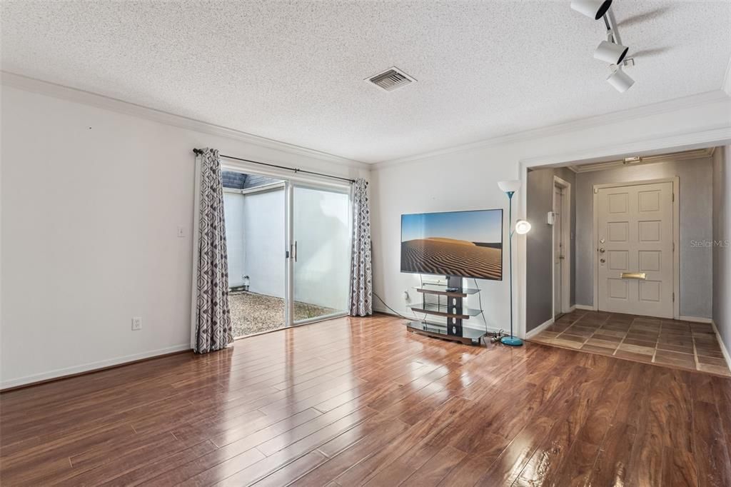 В аренду: $2,200 (2 спален, 2 ванн, 1262 Квадратных фут)