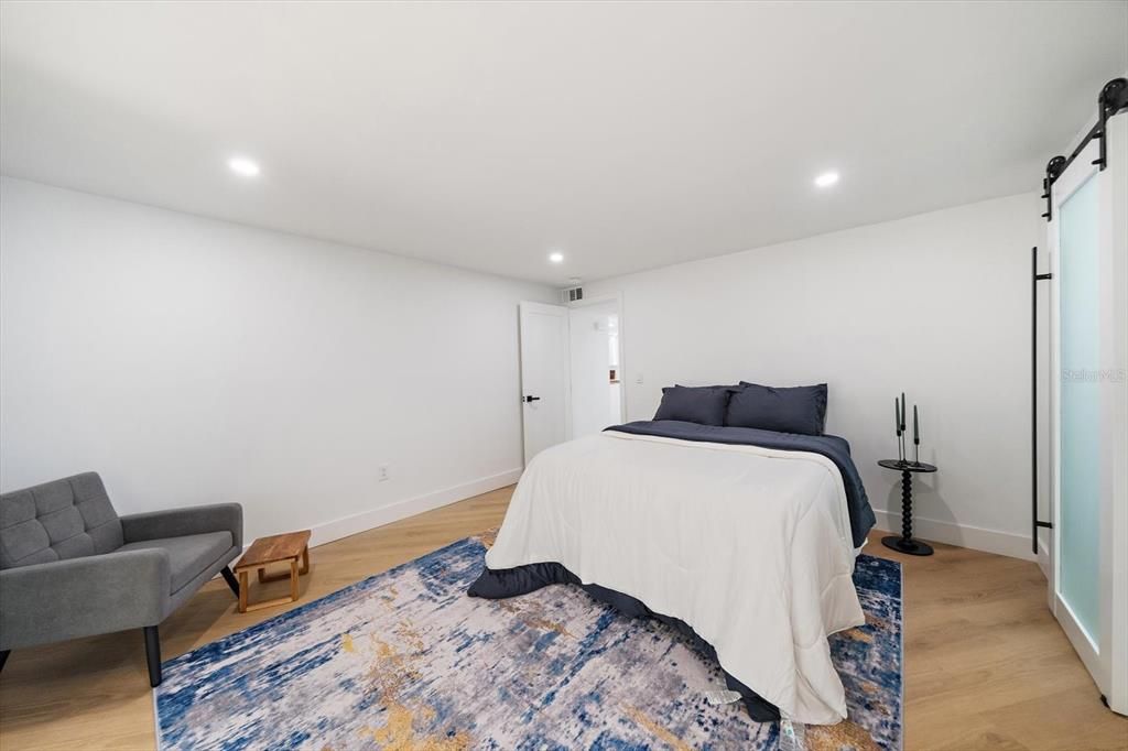 For Sale: $499,000 (2 beds, 2 baths, 1337 Square Feet)