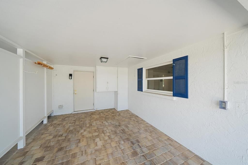 For Sale: $499,000 (2 beds, 2 baths, 1337 Square Feet)
