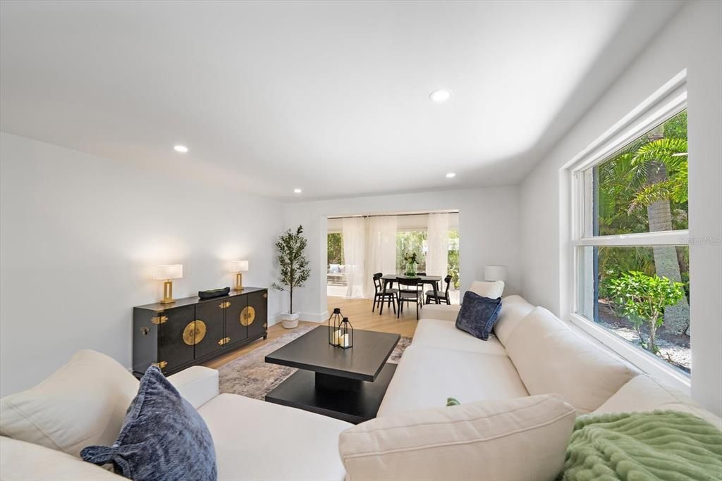 For Sale: $499,000 (2 beds, 2 baths, 1337 Square Feet)