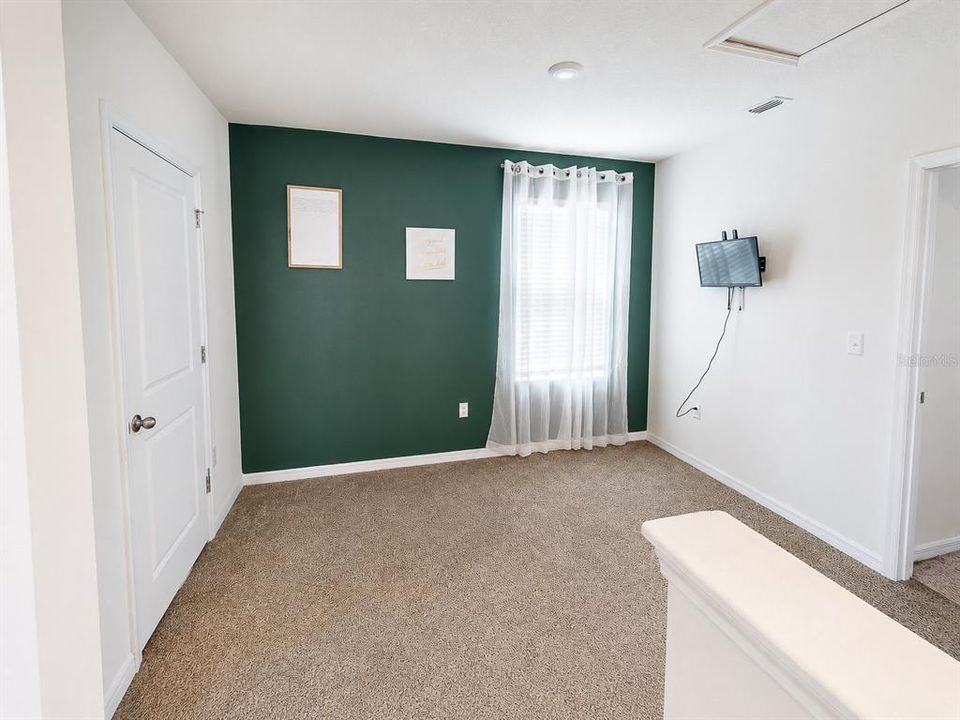 На продажу: $339,999 (4 спален, 2 ванн, 2328 Квадратных фут)