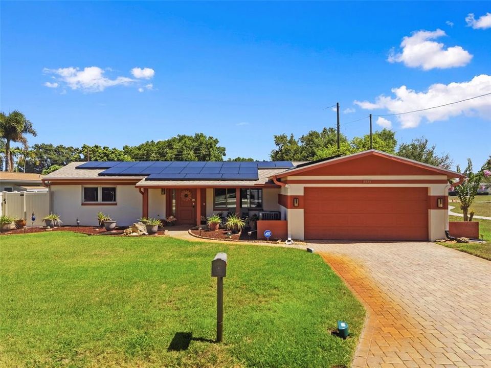 En Venta: $440,000 (3 camas, 2 baños, 1356 Pies cuadrados)