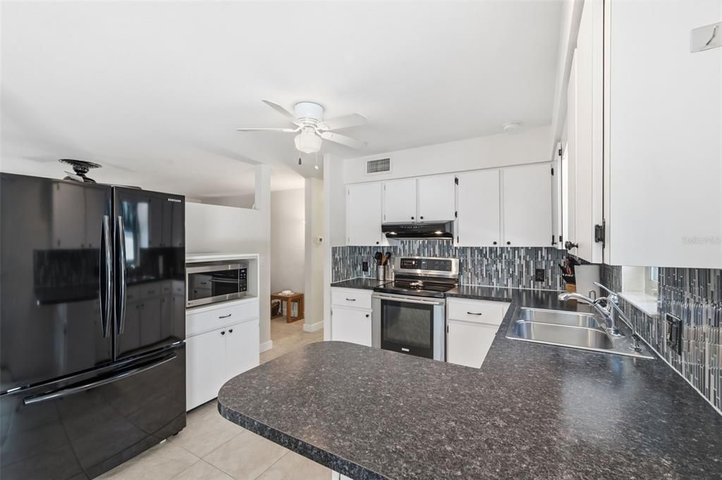 En Venta: $440,000 (3 camas, 2 baños, 1356 Pies cuadrados)