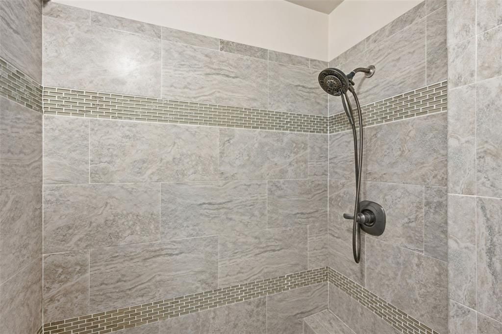 En Venta: $440,000 (3 camas, 2 baños, 1356 Pies cuadrados)