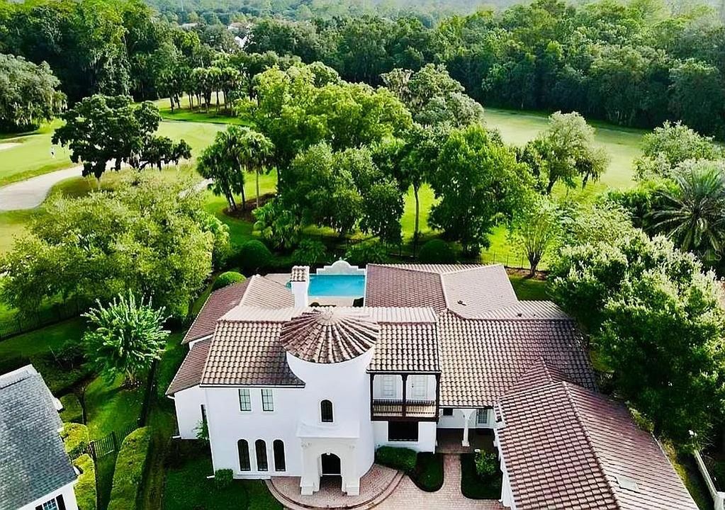 For Sale: $2,790,000 (6 beds, 5 baths, 5320 Square Feet)