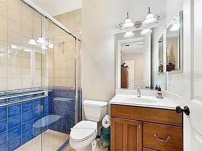For Sale: $2,790,000 (6 beds, 5 baths, 5320 Square Feet)