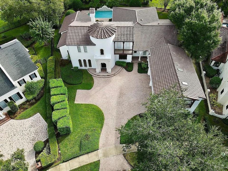 For Sale: $2,790,000 (6 beds, 5 baths, 5320 Square Feet)