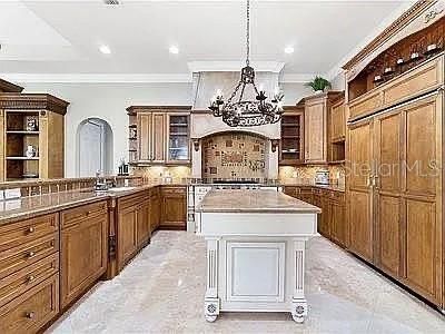 For Sale: $2,790,000 (6 beds, 5 baths, 5320 Square Feet)