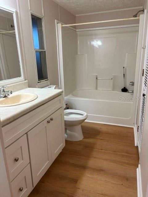 В аренду: $2,200 (2 спален, 2 ванн, 1080 Квадратных фут)