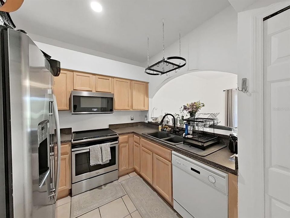 For Rent: $2,295 (2 beds, 2 baths, 1412 Square Feet)