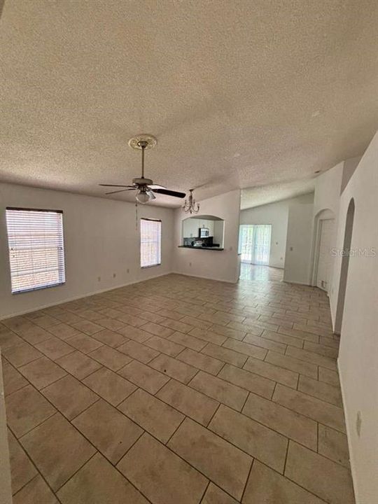For Rent: $2,500 (3 beds, 2 baths, 1429 Square Feet)