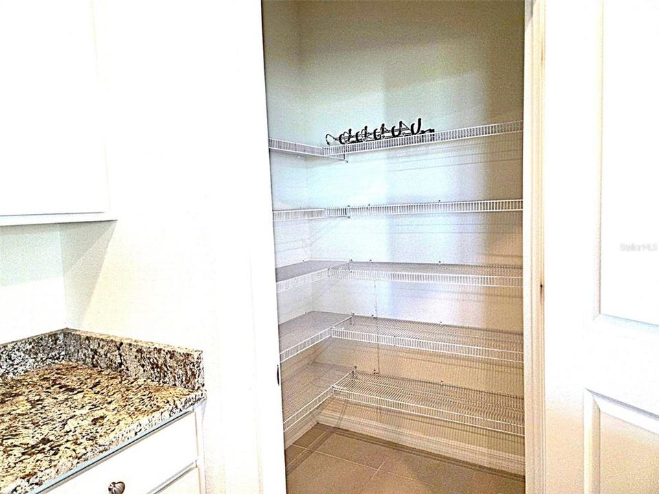 В аренду: $2,500 (3 спален, 2 ванн, 1821 Квадратных фут)