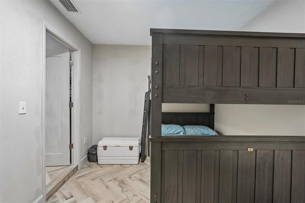 На продажу: $559,000 (2 спален, 2 ванн, 1300 Квадратных фут)