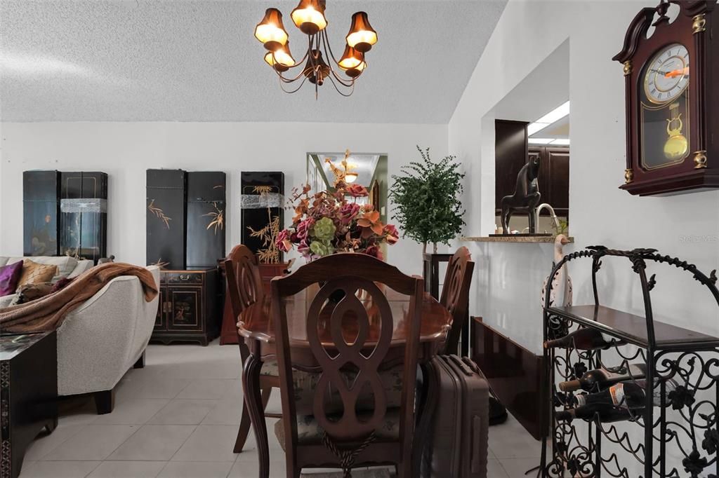 На продажу: $395,000 (3 спален, 2 ванн, 1472 Квадратных фут)