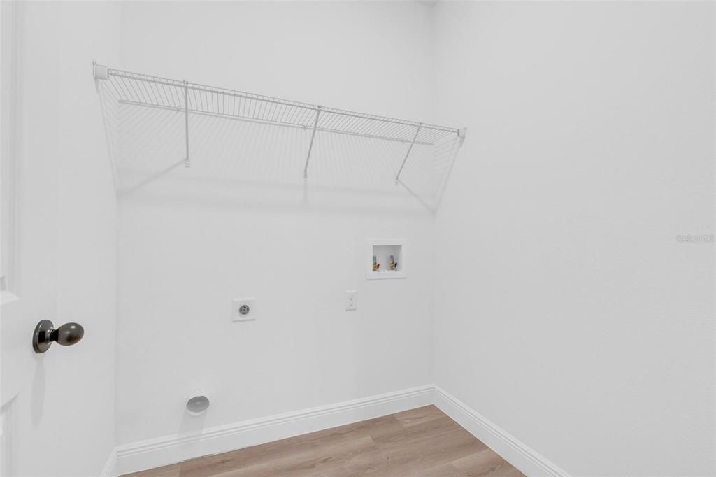 En Venta: $277,000 (4 camas, 2 baños, 1580 Pies cuadrados)