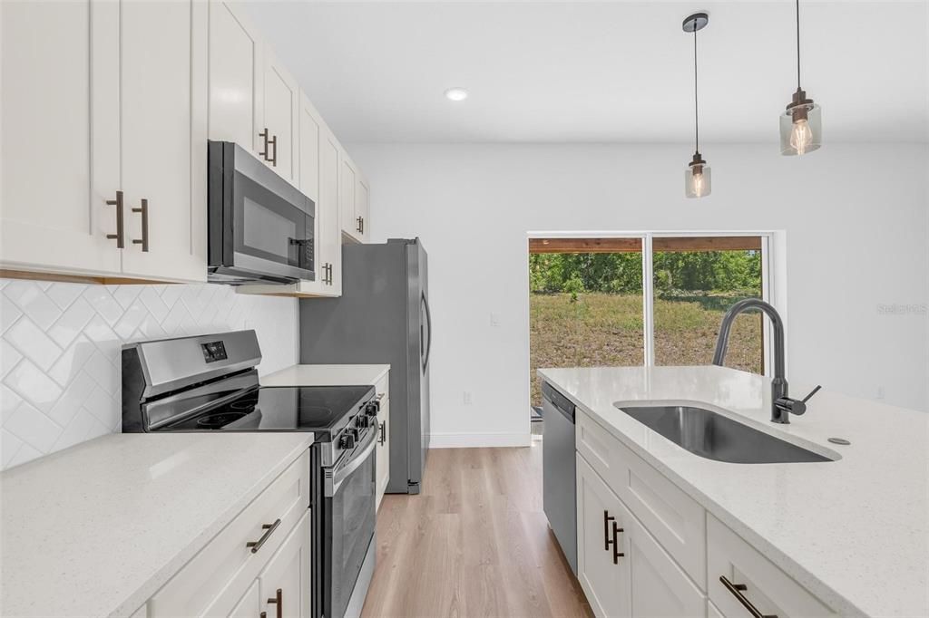 En Venta: $277,000 (4 camas, 2 baños, 1580 Pies cuadrados)