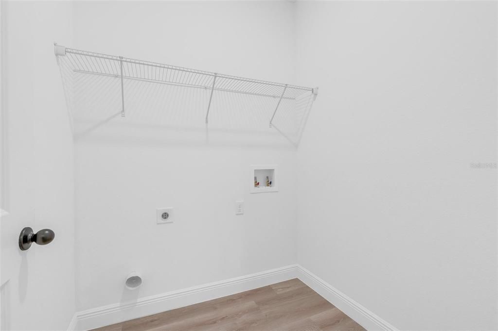En Venta: $277,000 (4 camas, 2 baños, 1580 Pies cuadrados)