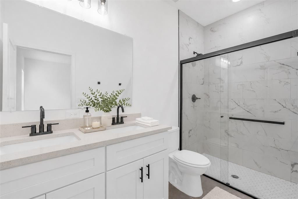 En Venta: $277,000 (4 camas, 2 baños, 1580 Pies cuadrados)