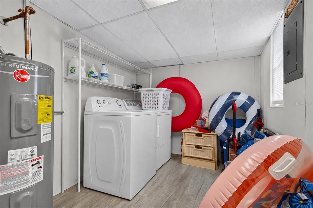 На продажу: $325,000 (3 спален, 1 ванн, 1032 Квадратных фут)
